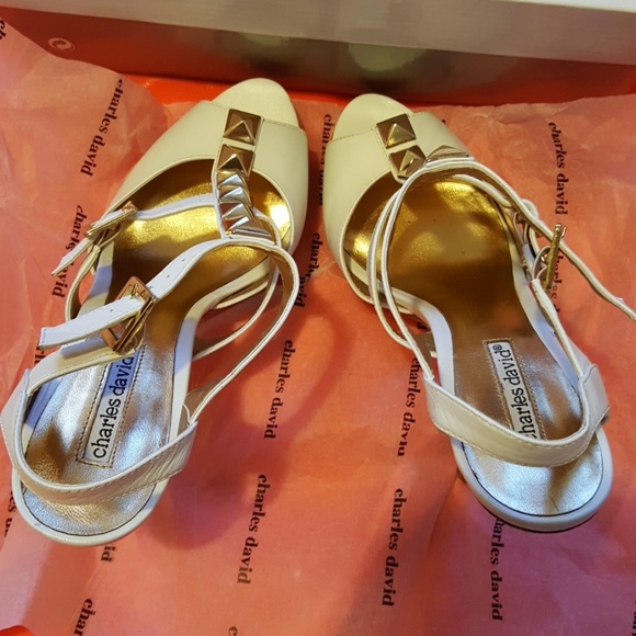 CHARLES BY CHARLES DAVID WHITE WOOD HEEL - Picture 4 of 8